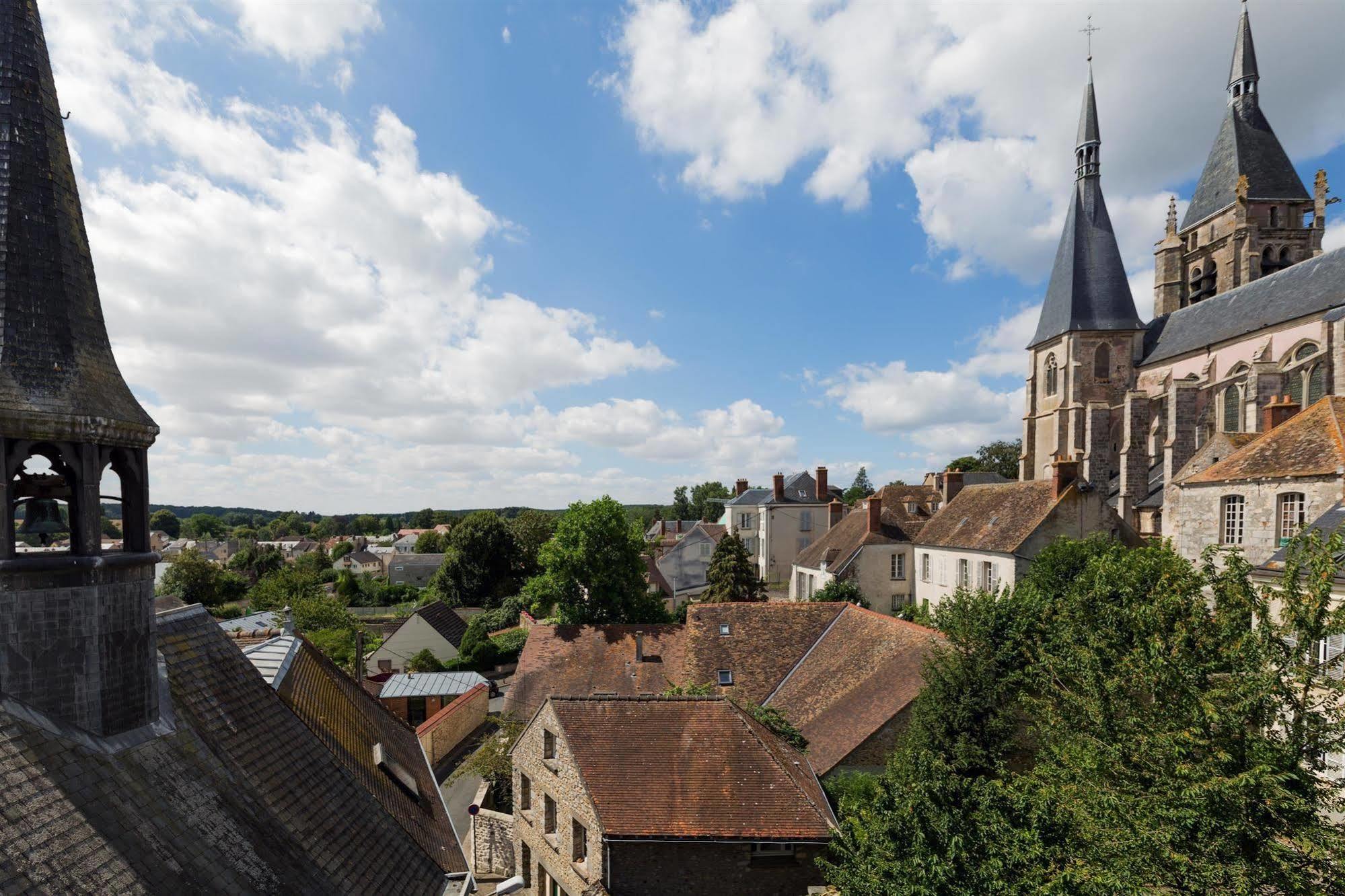 Best Western Blanche De Castille Dourdan Exteriör bild
